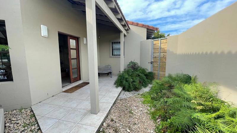 To Let 4 Bedroom Property for Rent in Seaside Longships Western Cape